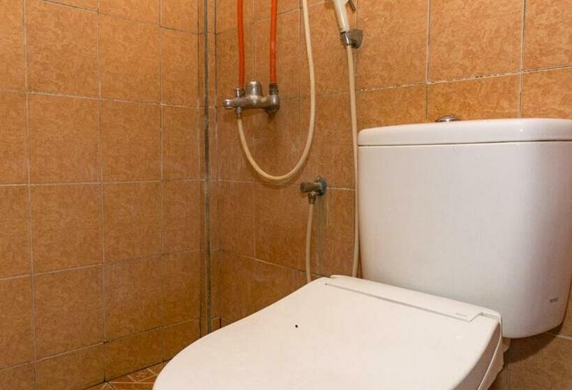 Номер Deluxe, Reddoorz Near Sentani Airport Jayapura