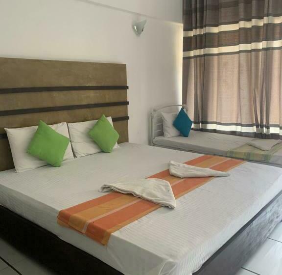 חדר סטנדרט לשלושה, 360 Beach Residence