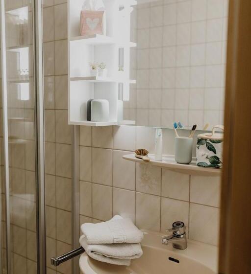 Номер Стандарт с Балконом, Dorfcafe Unken Hotelpension Swirtshaus Im Dorf