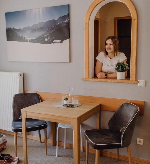 Номер Стандарт с Балконом, Dorfcafe Unken Hotelpension Swirtshaus Im Dorf