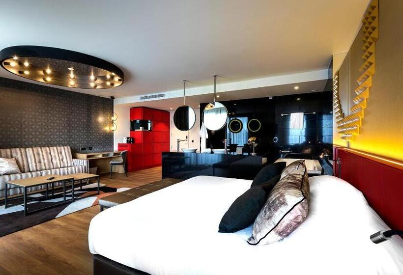 إستوديو قياسى, Hard Rock Hotel Tenerife