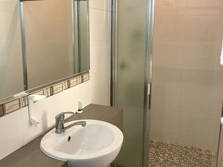 스탠다드 룸, Robetown Motor Inn & Apartments