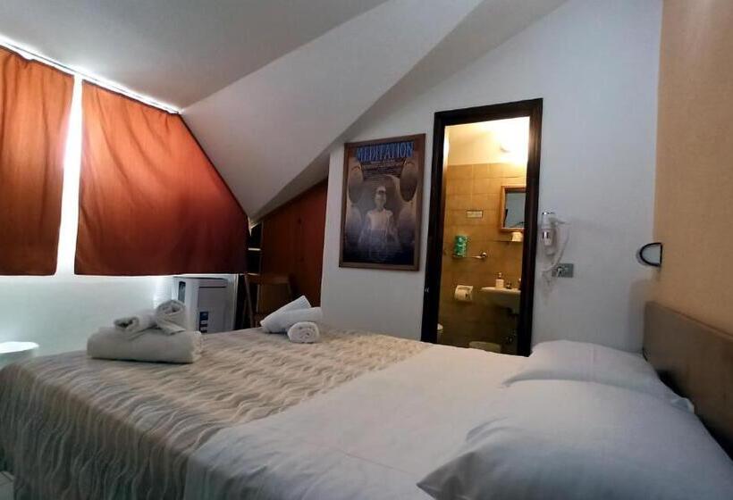 Quarto Ático, La Caravella