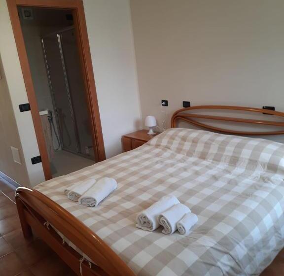 Номер Стандарт с Балконом, Bed & Breakfast Castello Regina
