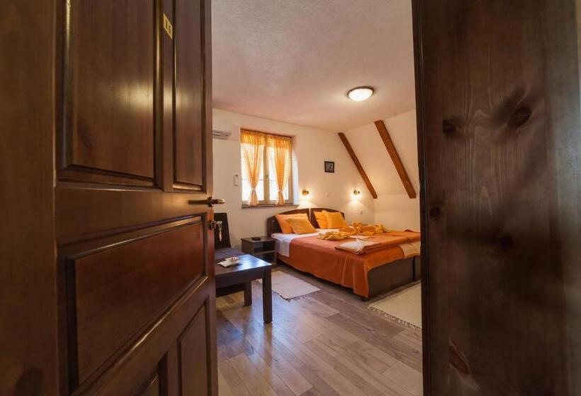 اتاق لوکس, House Rustico