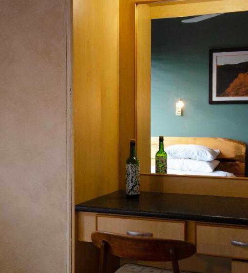 Family Suite, Desert Dew Guest House