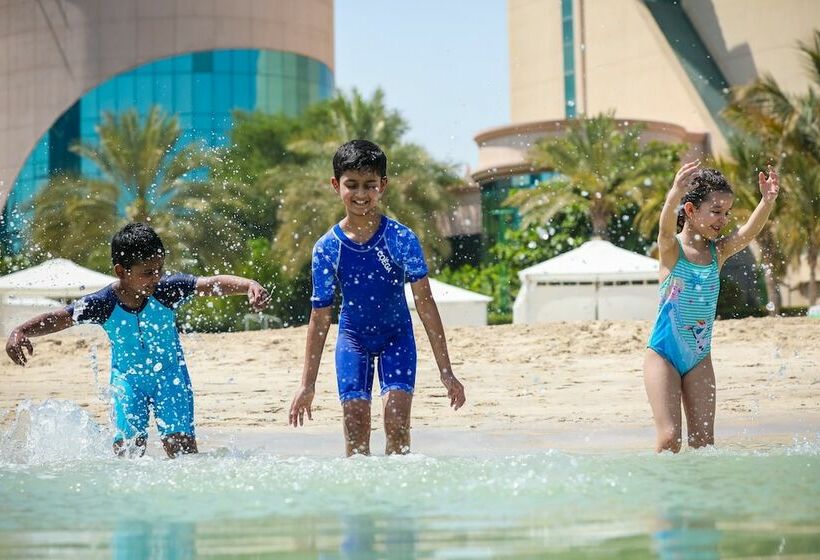 Семейный Номер, Al Raha Beach
