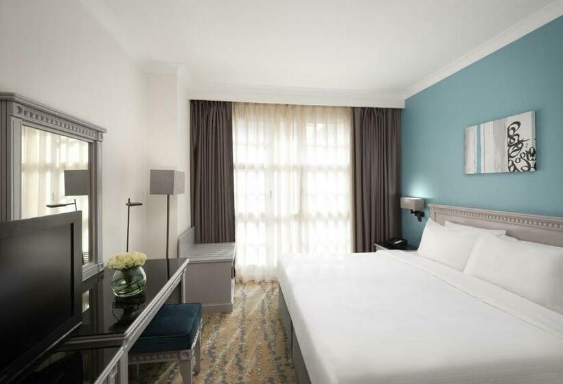 Номер Классика Кровать Кинг, Anwar Al Madinah Movenpick