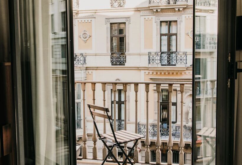 Номер Стандарт, Pulitzer Barcelona