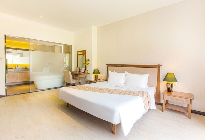 بانگلوی خانوادگی با چشم‌انداز دریا, Sandy Beach Non Nuoc Resort