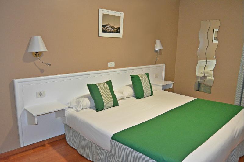 Полулюкс, La Quinta Park Suites & Spa