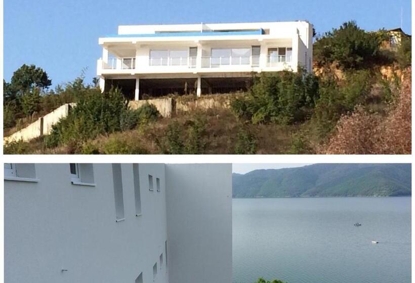 Люкс 2 Спальни, Lakeview Estate Apart
