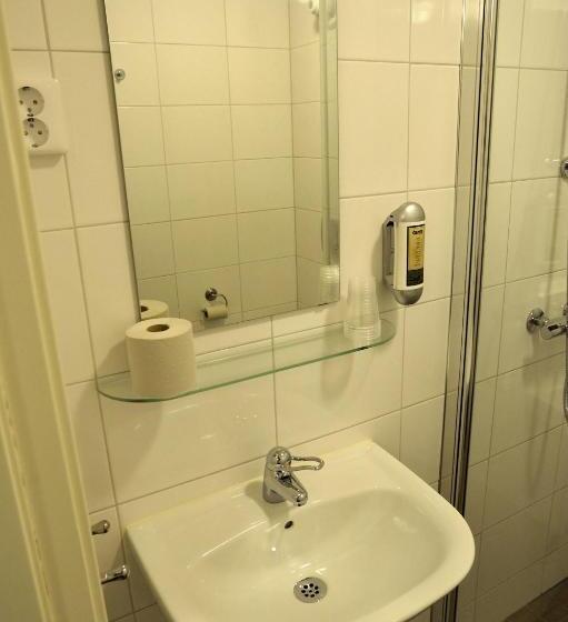 家庭间, Hedenstugan B&b