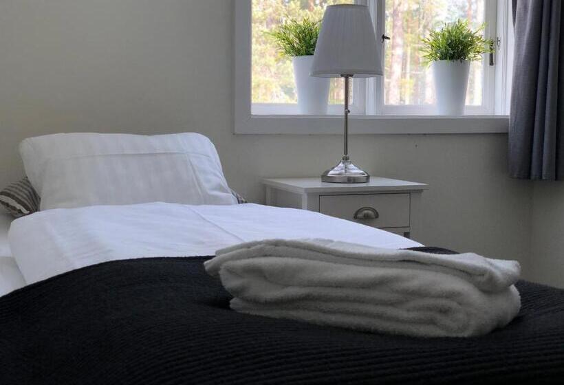 标准单人间, Hedenstugan B&b