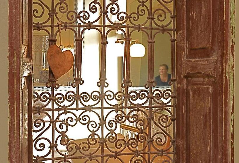 اتاق لوکس با تخت بزرگ, B&b Sapere
