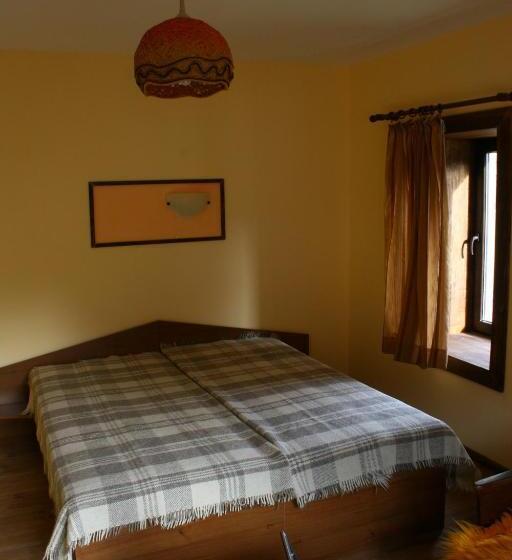 Апартаменты 3 Спальни, Guesthouse Karaivan