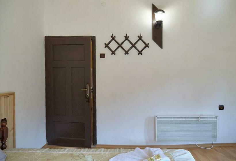 غرفة عائلية, Guesthouse Vazrozhdenski Kashti