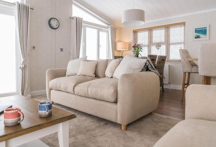 Апартаменты 2 Спальни, Warren Lodges