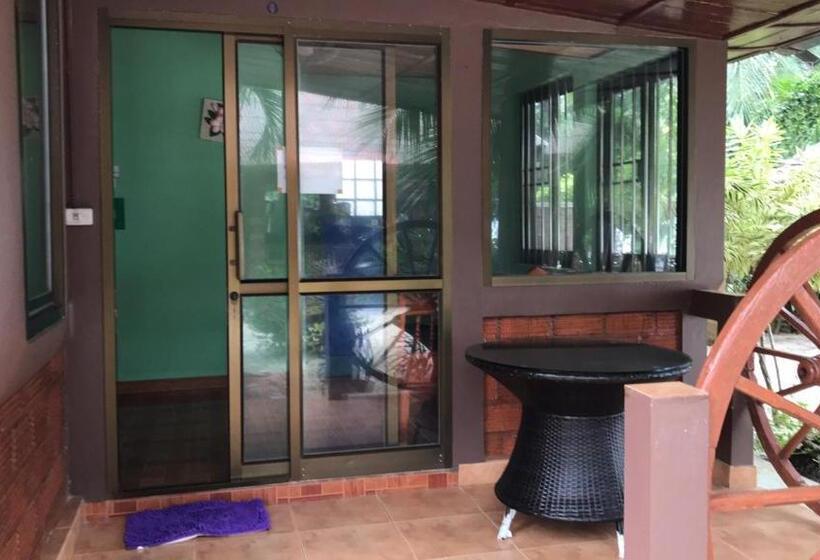 Четырехместный Номер Стандарт Вид на Море, Sawai Home Resort