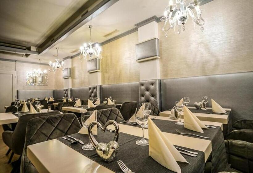Номер Стандарт Трехместный, Teátrum Boutique