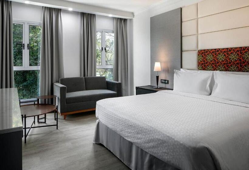 풀장 전망 디럭스 룸, Four Points By Sheraton Arusha, The Arusha