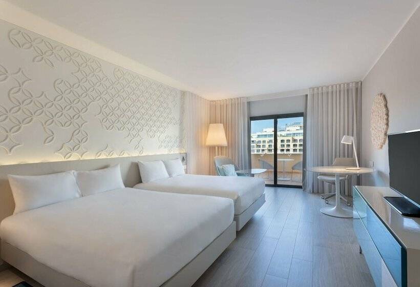 اتاق خانواده اجرایی, Hilton Malta