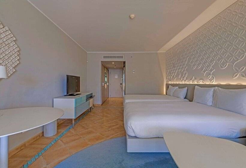 اتاق اجرایی با چشم‌انداز دریا, Hilton Malta
