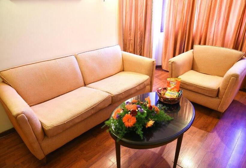 豪华套房, Quality Inn Residency