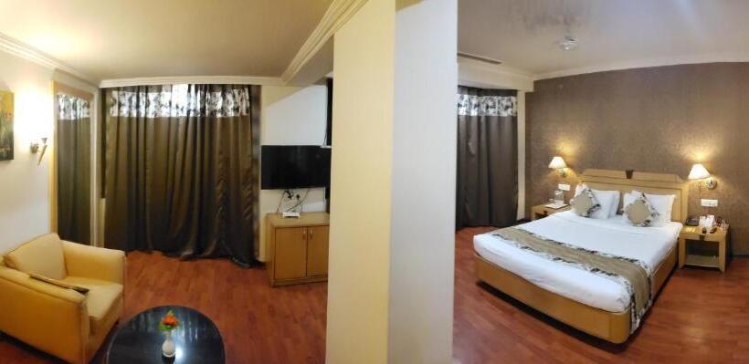 豪华套房, Quality Inn Residency