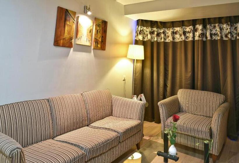 豪华套房, Quality Inn Residency