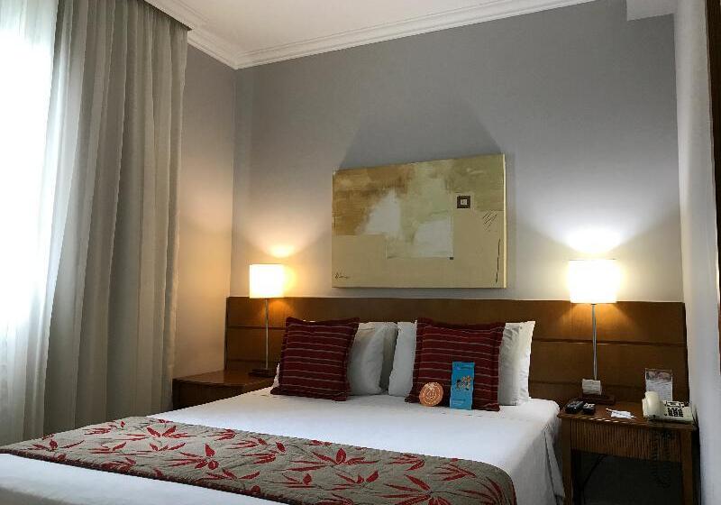 سوییت اجرایی, Roomo Bela Cintra