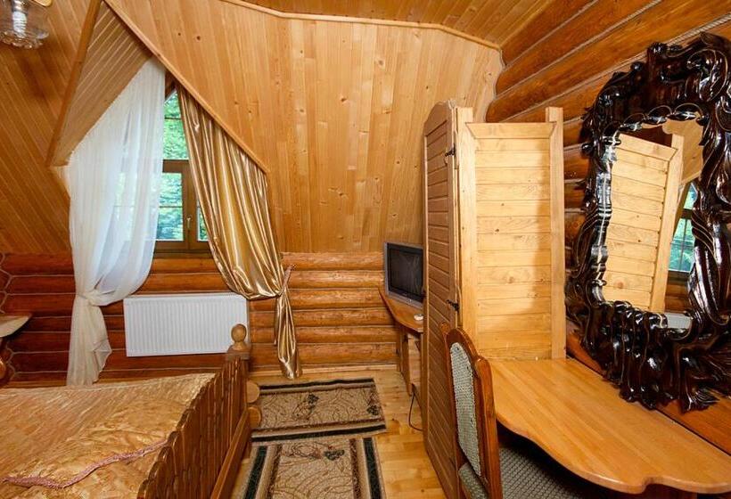 スイート, Smerekovyi Dvir