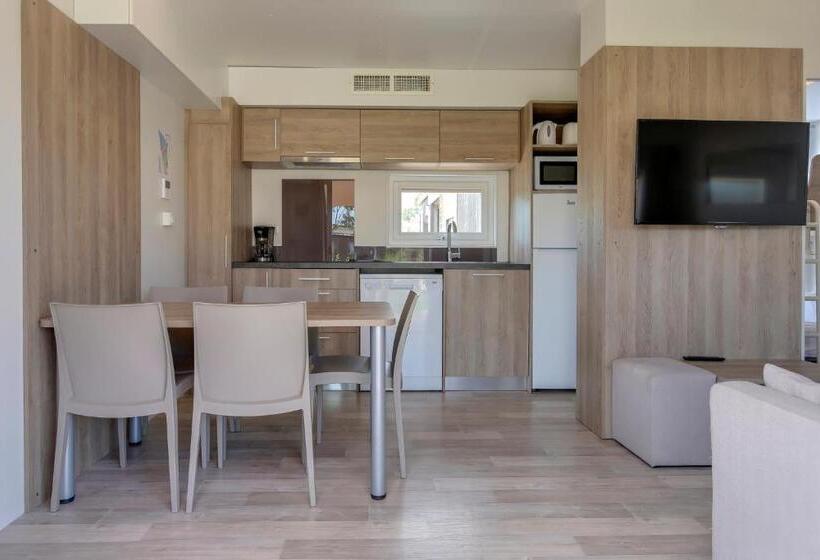 ３ベッドルームスタンダードバンガロー, Camping & Resort Sangulí Salou