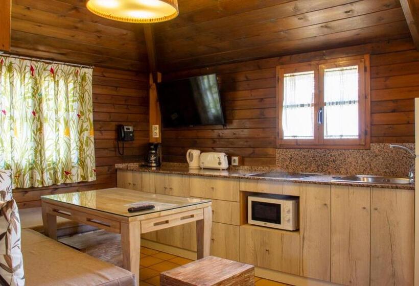 デラックスバンガロー, Camping & Resort Sangulí Salou
