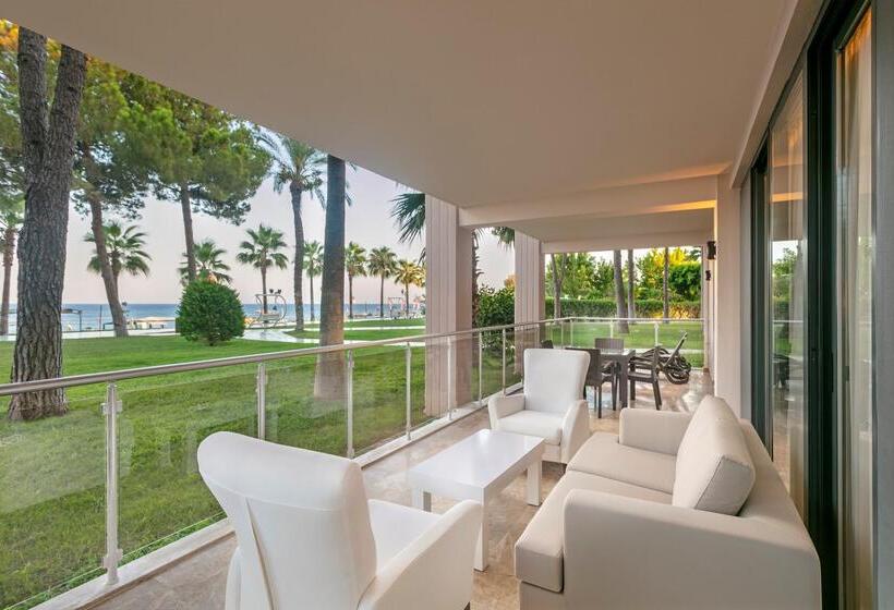 Suite with Terrace, Dobedan World Palace