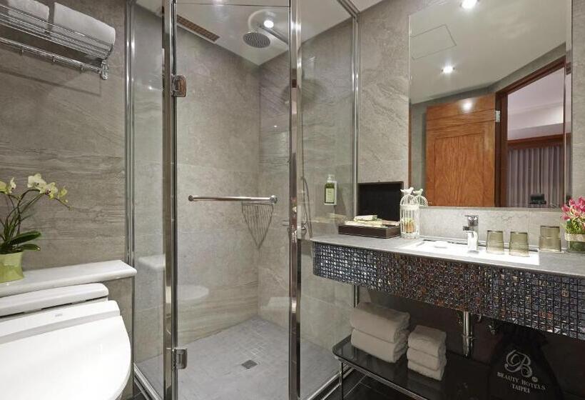 اتاق لوکس سه تخته, Beauty Hotels Taipei   Hotel Bchic