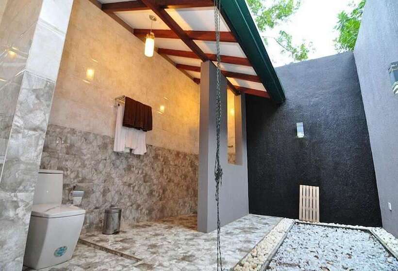 اتاق لوکس سه تخته, Miridiya Lake Resort