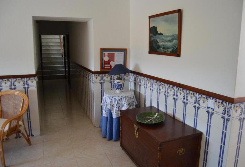 Люкс, Alojamentos Dos Mangues