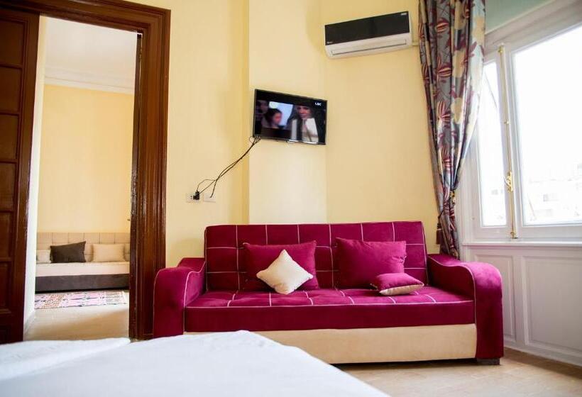 استودیو خانوادگی, New Grand Royal Hotel Cairo