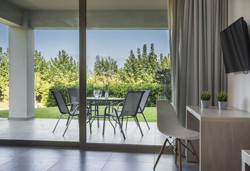 Люкс Повышенной Комфортности, Astra Village Hotel Suites