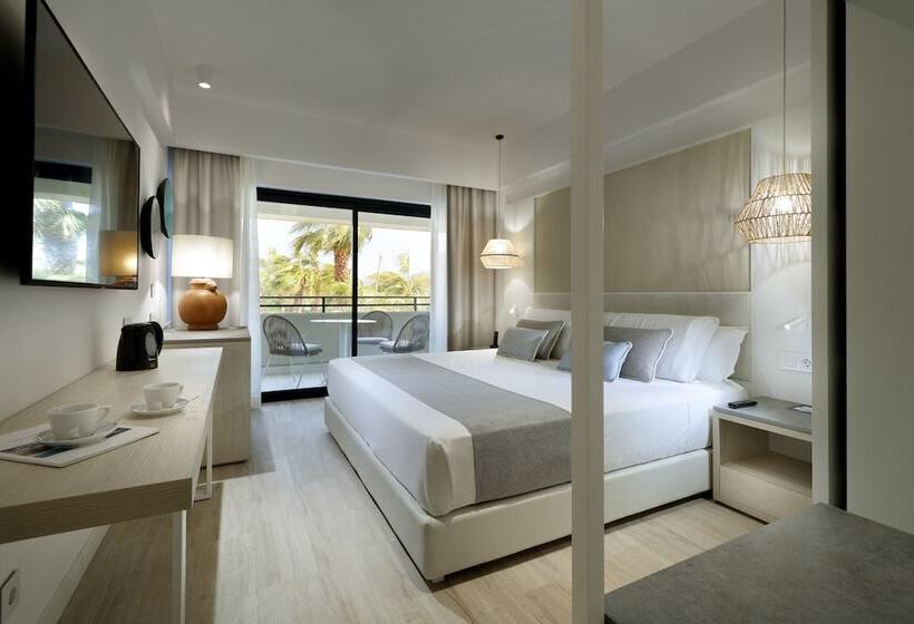 Quarto Deluxe Vista Piscina, Grand Palladium Sicilia Resort & Spa