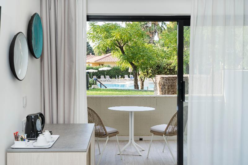 Quarto Deluxe Vista Piscina, Grand Palladium Sicilia Resort & Spa