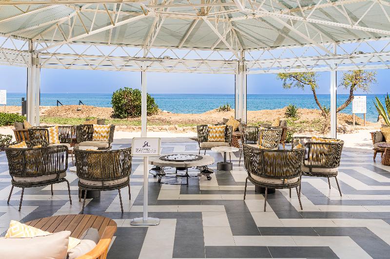 Quarto Deluxe Vista Piscina, Grand Palladium Sicilia Resort & Spa