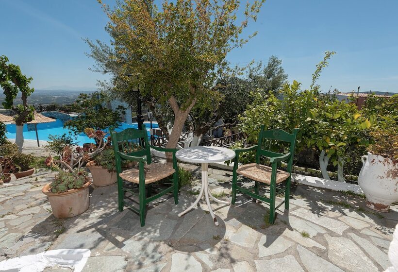 Номер Стандарт, Arolithos Traditional Village