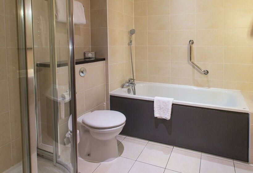 Номер Deluxe, Cambridge Belfry Hotel & Spa