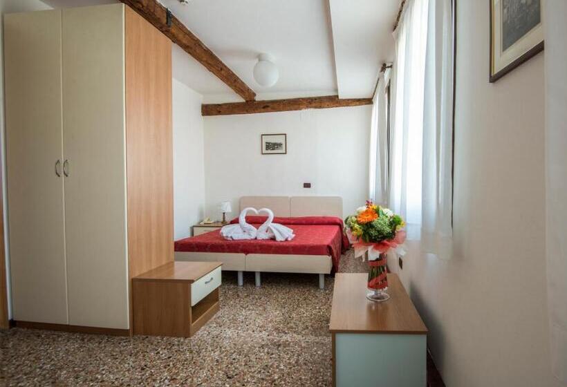 اتاق استاندارد سه نفره, Casa Sant Andrea