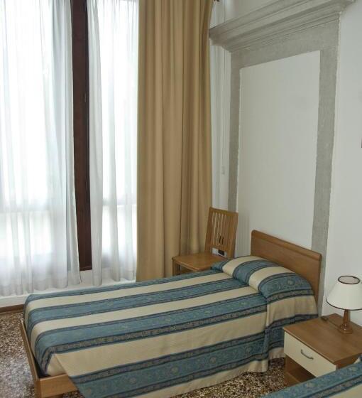 اتاق استاندارد چهارنفره با سرویس بهداشتی مشترک, Casa Sant Andrea