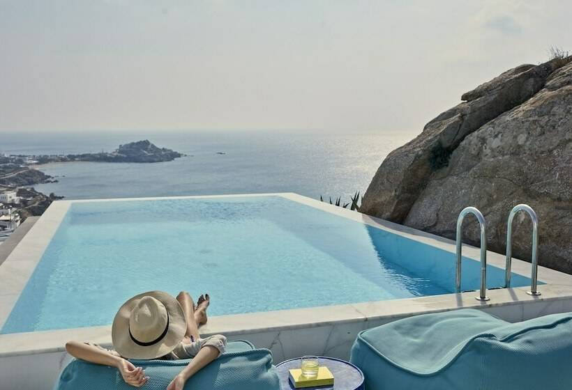 Номер Стандарт, Myconian Ambassador Relais & Chateaux