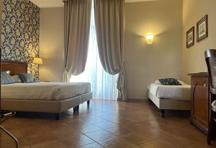 اتاق استاندارد سه نفره, Nuvo