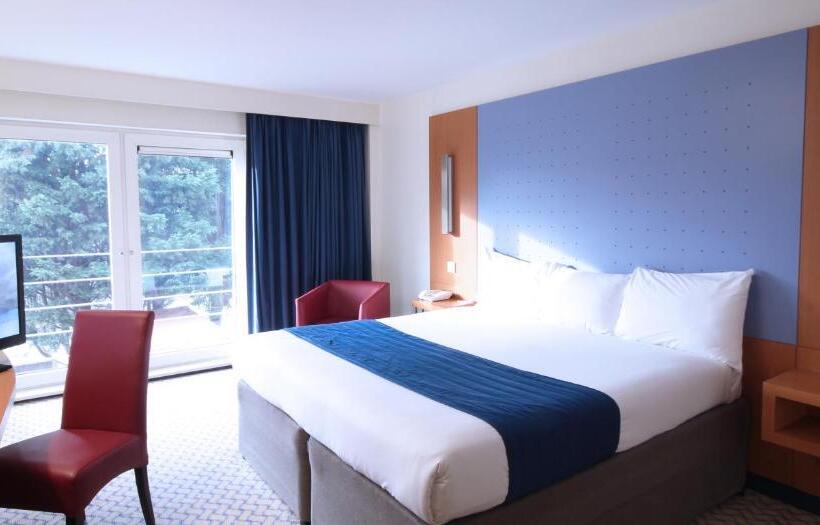 Семейный Номер, Ramada London North